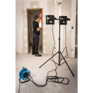 Photo d&rsquo;ambiance – Projecteur LED à brancher – Lekki – Dhome – 30 W – 3200 lm (alt)