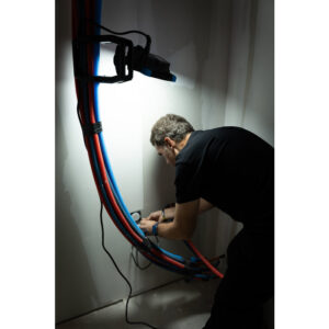 Photo d&rsquo;ambiance – Projecteur LED – Klip – Dhome – 40 W – 4000 lm – 5000 K – IP65 – À brancher (alt)
